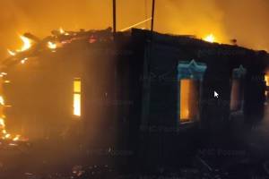 На пожаре в Комаричском районе пострадали люди