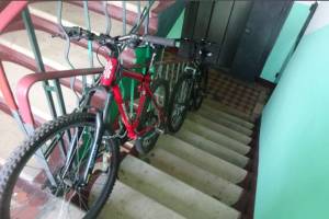 Ночью в Фокино из подъезда украли сразу три велосипеда