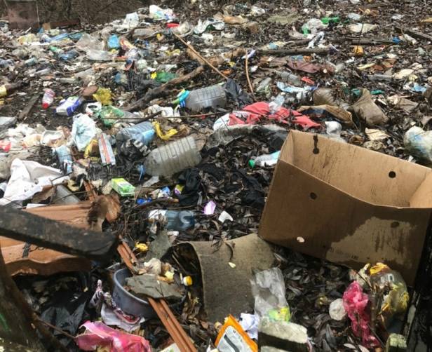 В Брянске сняли на фото огромную свалку в Советском районе