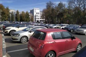 В Брянске запретят парковку возле Круглого сквера