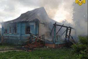 Под Брянском в горящем доме пострадал один человек