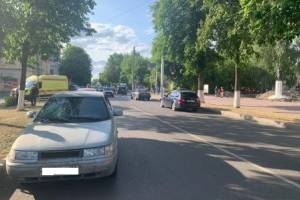 В Брянске водитель «ВАЗ» сломал рёбра 33-летнему пешеходу