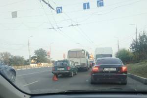 В Брянске на Городищенской горке машины попали в ДТП