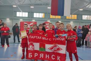 Юные брянские футболисты «Спартака» победили на турнире в Смоленске
