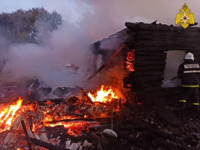 Под Карачевом в горящем доме погибла 61-летняя женщина
