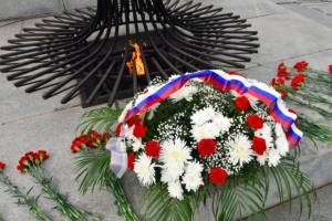 В Брянске в память о героях-пограничниках возложили цветы
