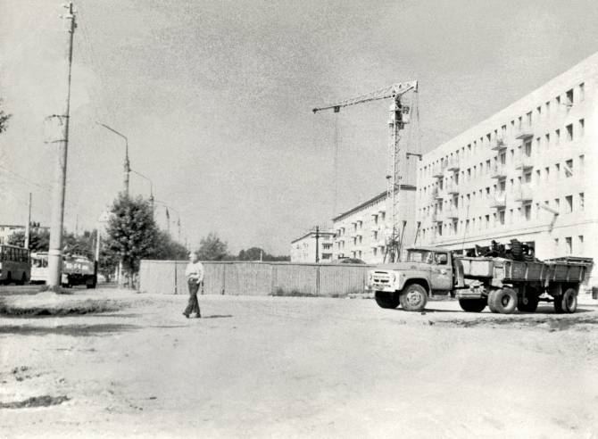 Брянцам показали фото строительства «Брежневского» гастронома