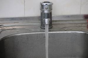 В Жирятино жительницу частного дома лишили холодной воды