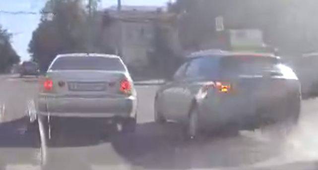 В Брянске сняли на видео лихача на Lexus