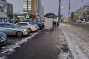 В Брянске уберут незаконную рекламу с автобусных остановок