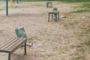 В Брянске сняли кучи мусора на пляже в Володарском районе