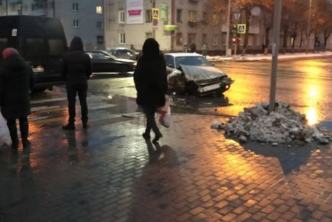 В Брянске 41-летняя женщина ранена в ДТП с маршруткой