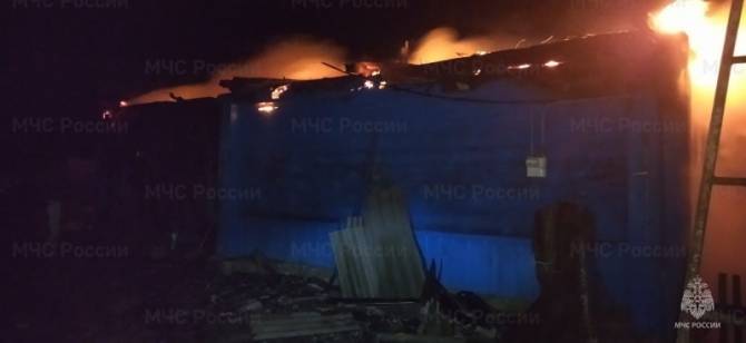 Под Почепом в посёлке Усошки сгорел жилой дом