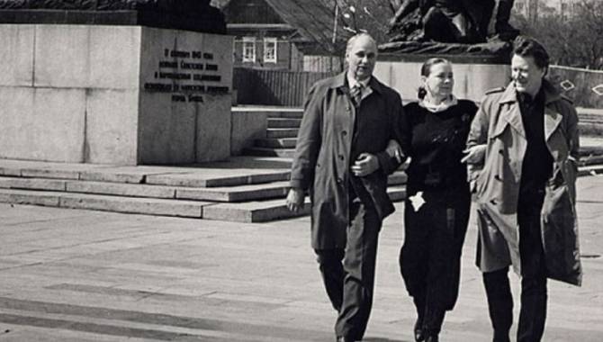 Фото Андрея Миронова и Ларисы Голубкиной в Брянске появилось в сети