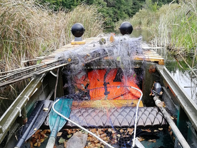 Брянские активисты в ходе рейда на водоеме нашли браконьерские сети