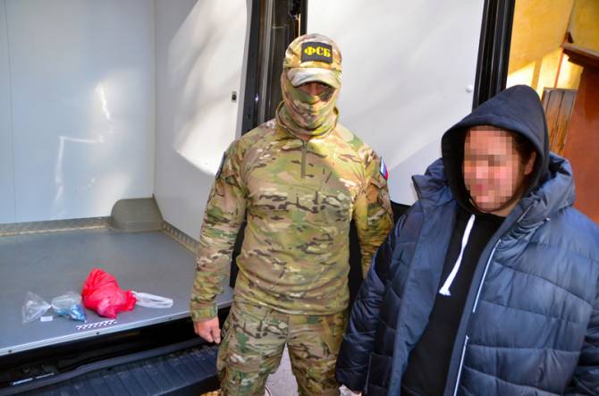 В Брянске сотрудники ФСБ поймали наркосбытчицу