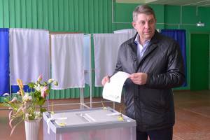 Губернатора Богомаза назначили ответственным за вбросы на выборах