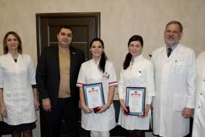 Медсестры Брянской областной больницы получили медали