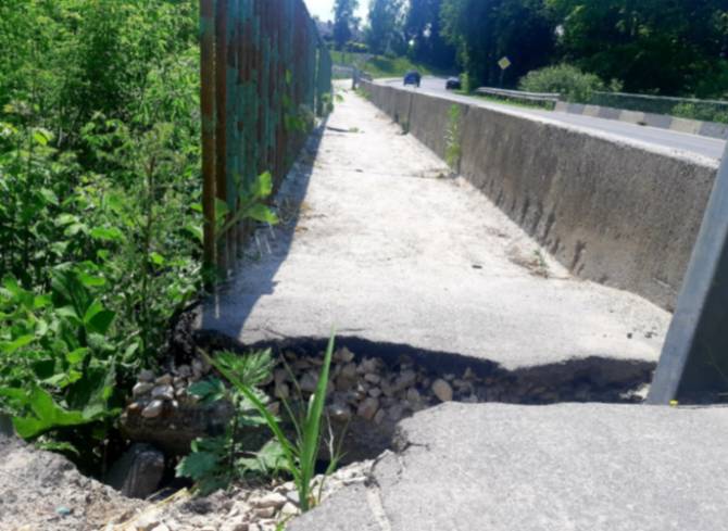 Брянских дорожников заставили отремонтировать убитый мост под Севском