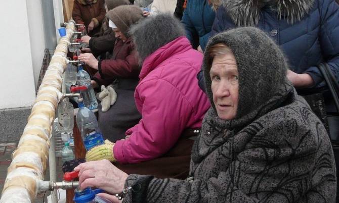 В Трубчевске прихожанам церкви не хватило крещенской воды