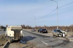 В Брянске устроивший ДТП на новой дороге 31-водитель водитель получил перелом колена
