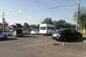 В Брянске на проспекте Станке Димитрова столкнулись два «японца»