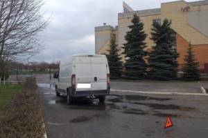 В Брянске водитель микроавтобуса сбил двух учащихся лицея №1
