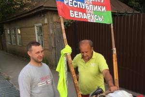 Курский пенсионер пешком через Брянщину несёт письмо Лукашенко