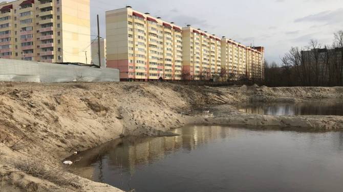 В Брянске разлившаяся Десна подобралась к многоэтажкам на Флотской