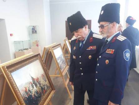 В Брянске казаки организовали выставку картин