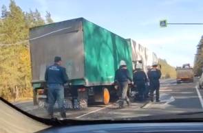 В Брянске сняли на видео место аварии с двумя фурами