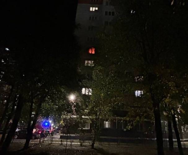 В Брянске из многоэтажки по улице Степная во время пожара эвакуировали 20 жильцов