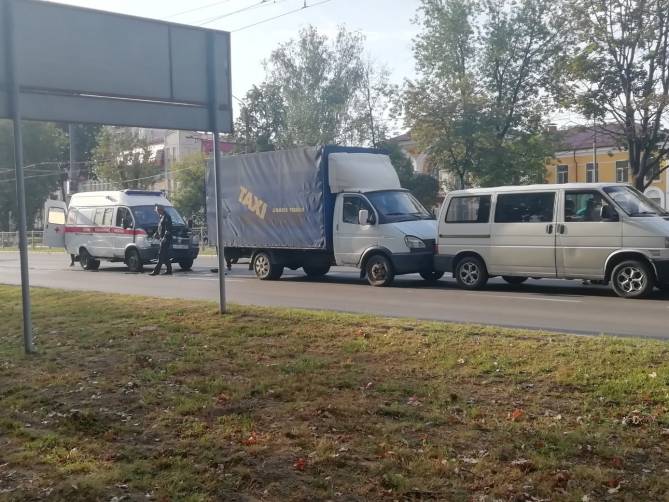В Брянске скорая помощь попала в массовое ДТП возле «Европы»