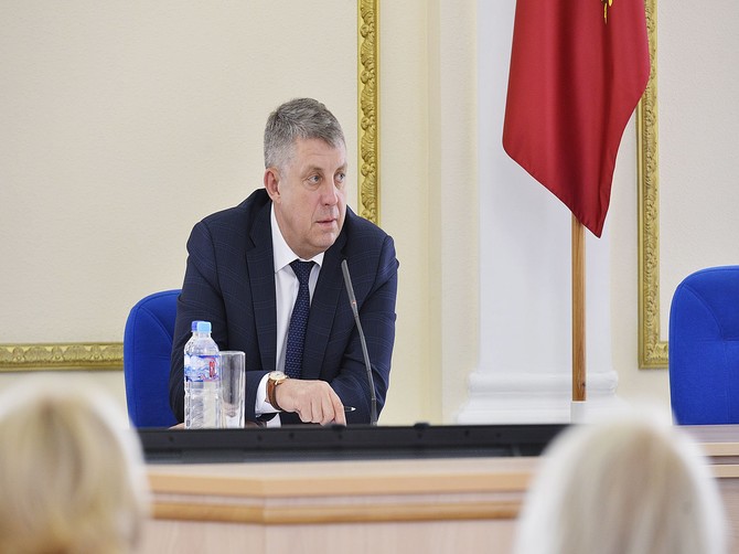 Губернатор Брянщины Богомаз повысил пенсии чиновникам
