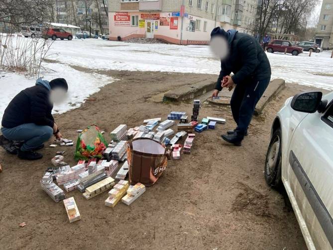 В Новозыбкове задержали иностранца за продажу немаркированных сигарет