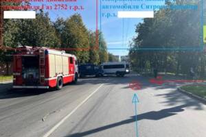 В Брянске водитель «ГАЗели» врезался в микроавтобус
