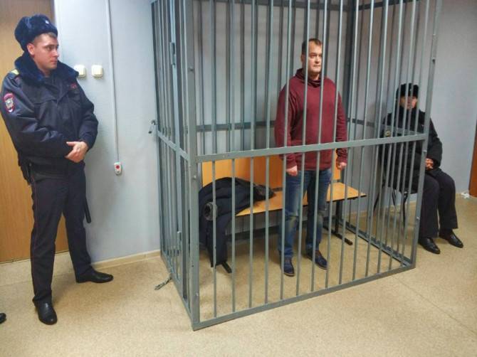 Брянский чиновник-взяточник Шаров не разжалобил суд