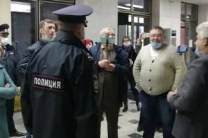 Брянские активисты взбунтовались в здании правительства области
