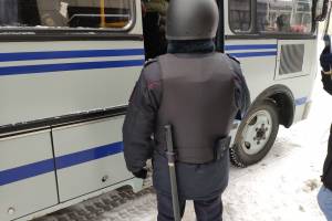В Брянске за призыв к митингу задержали 24-летнюю девушку