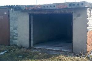 В карачевском районе двое уголовников украли раму гаражных ворот