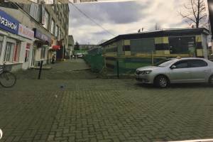 Новозыбковские чиновники отказались бороться с уродливой стройкой в центре города