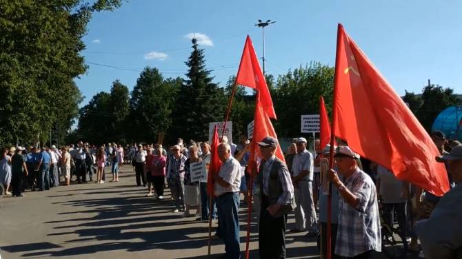 Депутатом облдумы стал брянский коммунист Дмитрий Вершилов