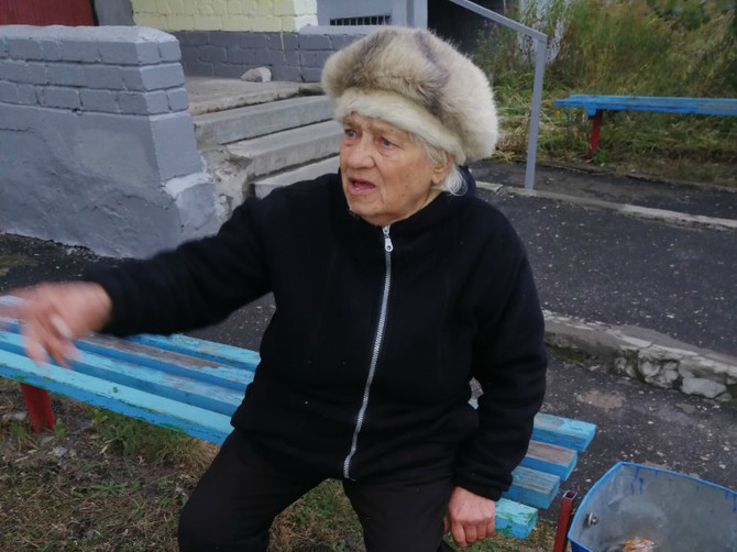 Родных пожилой женщины без памяти и документов ищут в Брянске