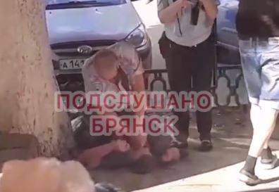 В Брянске задержали напавших на полицейского мужчин