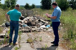 Клинцовские прокуроры нашли в районе несанкционированные свалки