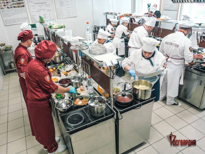 Брянские повара Росгвардии стали третьими на профессиональном конкурсе