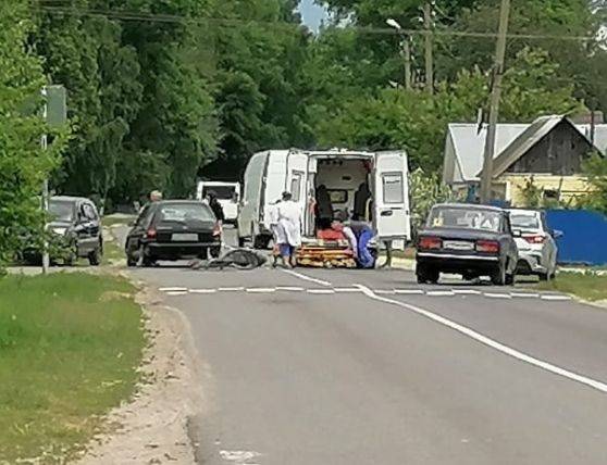 В брянском посёлке Локоть автоледи сломала ногу 68-летнему велосипедисту