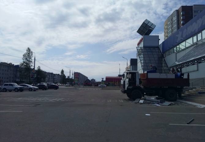 В Брянске закрылся магазин «Спортмастер»