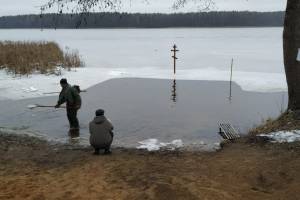 В брянском посёлке Белые Берега подготовили Крещенскую купель