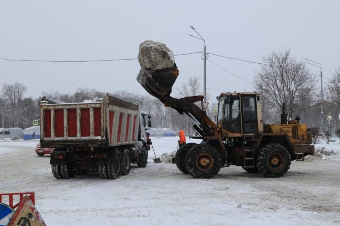 В Брянске с начала зимы вывезли более 41 тысячи тонн снега